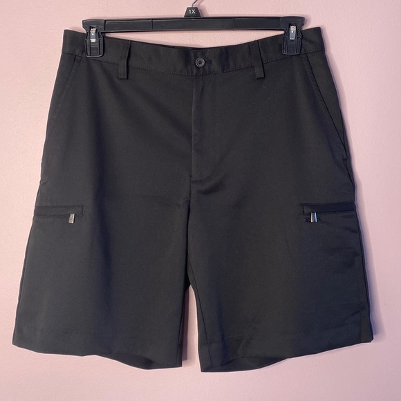 Izod Other - IZOD - XFG Perform X - Size W32 Black Cargo Golf, Sailing Shorts
